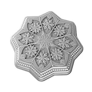 Nordic Ware Sweet Snowflakes Shortbread Pan, Metallic
